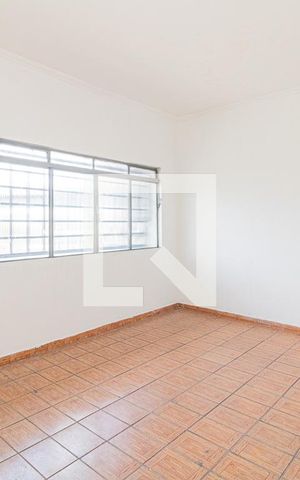 Casa para alugar com 200m², 2 quartos e sem vaga Casa para alugar com 200m², 2 quartos e sem vagaSala