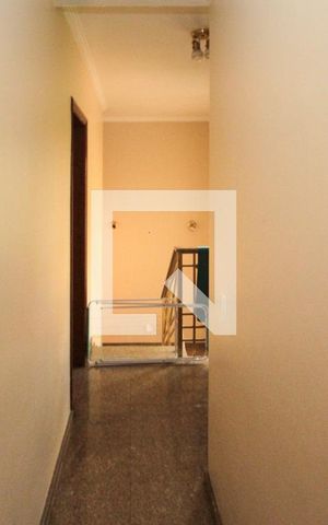 Casa à venda com 400m², 3 quartos e 5 vagas Casa à venda com 400m², 3 quartos e 5 vagasCorredor