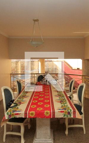 Casa à venda com 400m², 3 quartos e 5 vagas Casa à venda com 400m², 3 quartos e 5 vagasSala de Jantar