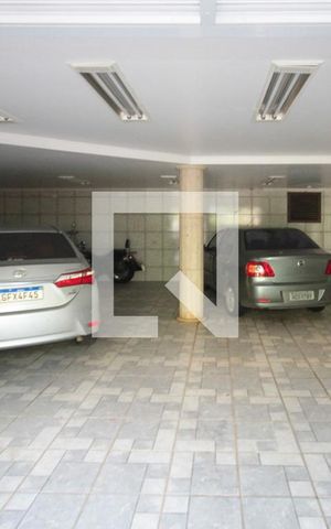 Casa à venda com 400m², 3 quartos e 5 vagas Casa à venda com 400m², 3 quartos e 5 vagasGaragem