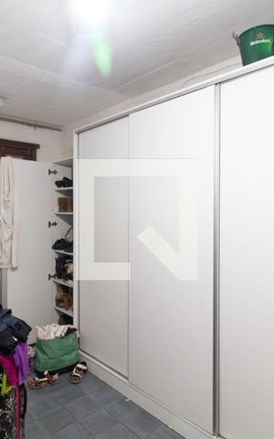 Casa para alugar com 1800m², 3 quartos e 6 vagas Casa para alugar com 1800m², 3 quartos e 6 vagasQuarto 1