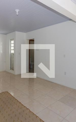 Casa para alugar com 45m², 2 quartos e 1 vaga Casa para alugar com 45m², 2 quartos e 1 vagaSala/Cozinha