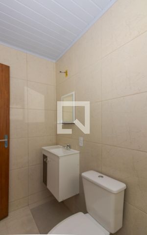Casa para alugar com 45m², 2 quartos e 1 vaga Casa para alugar com 45m², 2 quartos e 1 vagaBanheiro