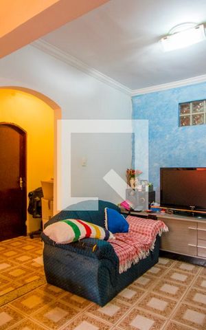 Casa à venda com 180m², 2 quartos e 3 vagas Casa à venda com 180m², 2 quartos e 3 vagasSala
