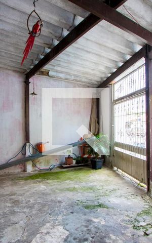 Casa à venda com 180m², 2 quartos e 3 vagas Casa à venda com 180m², 2 quartos e 3 vagasGaragem