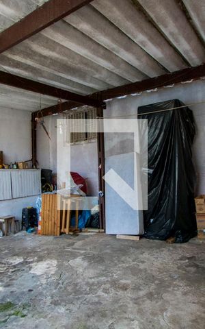 Casa à venda com 180m², 2 quartos e 3 vagas Casa à venda com 180m², 2 quartos e 3 vagasGaragem