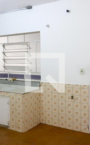 Casa para alugar com 30m², 1 quarto e sem vaga Casa para alugar com 30m², 1 quarto e sem vagaQuarto/Cozinha