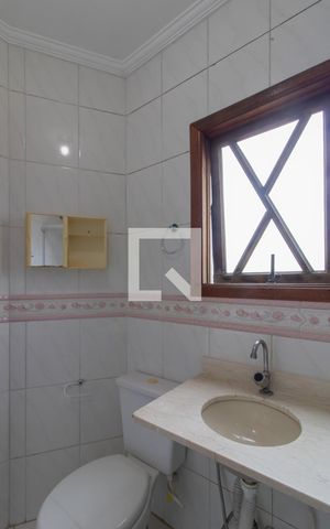 Casa à venda com 194m², 4 quartos e 3 vagasBanheiro da Suíte 2
