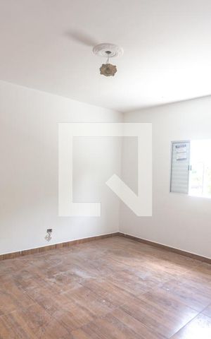 Casa para alugar com 120m², 2 quartos e 3 vagas Casa para alugar com 120m², 2 quartos e 3 vagasQuarto
