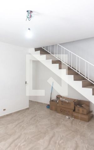 Casa para alugar com 120m², 2 quartos e 3 vagas Casa para alugar com 120m², 2 quartos e 3 vagasSala de estar