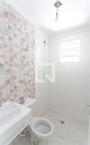 Casa para alugar com 120m², 2 quartos e 3 vagas Casa para alugar com 120m², 2 quartos e 3 vagasBanheiro social