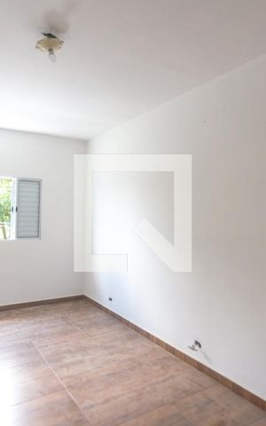 Casa para alugar com 120m², 2 quartos e 3 vagas Casa para alugar com 120m², 2 quartos e 3 vagasSuíte