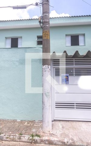 Casa para alugar com 120m², 2 quartos e 3 vagas Casa para alugar com 120m², 2 quartos e 3 vagasFachada