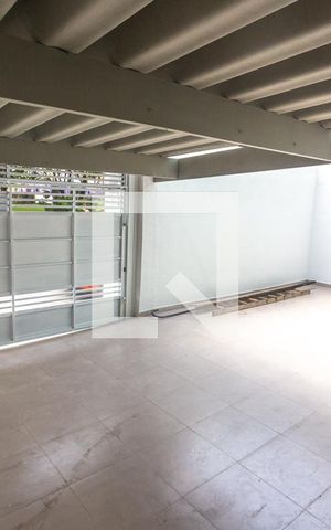Casa para alugar com 120m², 2 quartos e 3 vagas Casa para alugar com 120m², 2 quartos e 3 vagasGaragem