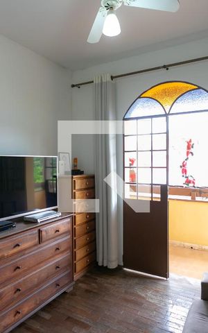 Casa à venda com 200m², 3 quartos e 4 vagas Casa à venda com 200m², 3 quartos e 4 vagasQuarto 4