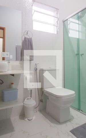 Casa à venda com 225m², 4 quartos e 4 vagasBanheiro 2