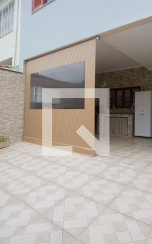 Casa à venda com 225m², 4 quartos e 4 vagasGaragem