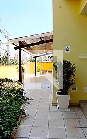 Casa para alugar com 250m², 3 quartos e 6 vagasQuintal
