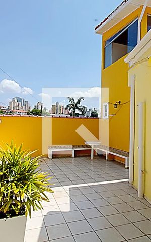 Casa para alugar com 250m², 3 quartos e 6 vagasQuintal