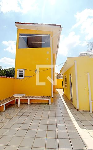 Casa para alugar com 250m², 3 quartos e 6 vagasQuintal