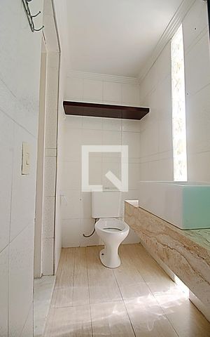 Casa para alugar com 250m², 3 quartos e 6 vagasBanheiro da Suíte 1