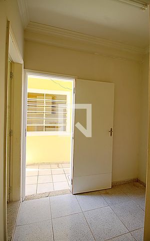 Casa para alugar com 250m², 3 quartos e 6 vagasEdícula 