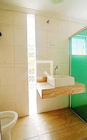 Casa para alugar com 250m², 3 quartos e 6 vagasBanheiro da Suíte 1
