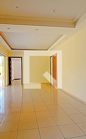 Casa para alugar com 250m², 3 quartos e 6 vagasSala