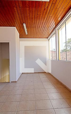 Casa para alugar com 250m², 3 quartos e 6 vagasQuarto Edícula 