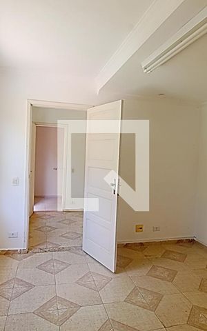 Casa para alugar com 250m², 3 quartos e 6 vagasEdícula 