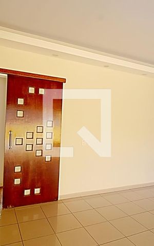 Casa para alugar com 250m², 3 quartos e 6 vagasSala