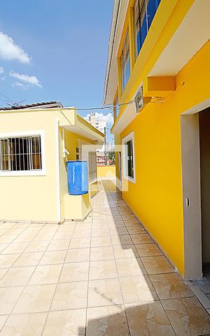 Casa para alugar com 250m², 3 quartos e 6 vagasQuintal