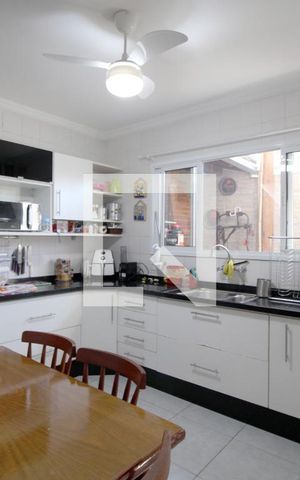 Casa de condomínio para alugar com 114m², 3 quartos e 2 vagasCozinha