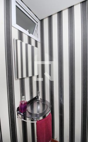 Casa de condomínio para alugar com 114m², 3 quartos e 2 vagasLavabo