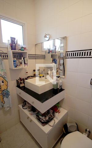 Casa de condomínio para alugar com 114m², 3 quartos e 2 vagasBanheiro da Suíte 