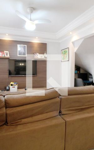 Casa de condomínio para alugar com 114m², 3 quartos e 2 vagasSala