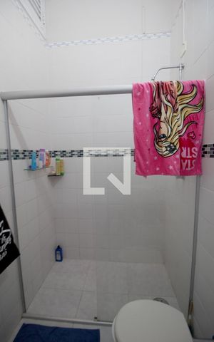 Casa de condomínio para alugar com 114m², 3 quartos e 2 vagasBanheiro