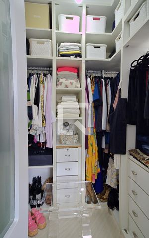 Apartamento à venda com 88m², 2 quartos e 2 vagas Apartamento à venda com 88m², 2 quartos e 2 vagasCloset da Suíte 1