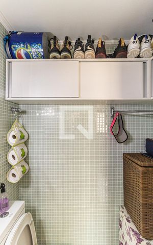 Apartamento à venda com 30m², 1 quarto e 1 vagaBanheiro - Armários
