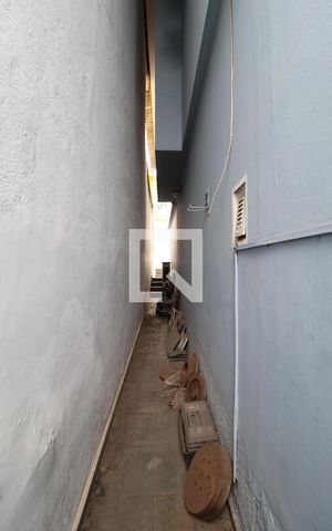 Casa à venda com 143m², 4 quartos e 3 vagasCorredor Externo