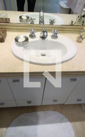 Apartamento à venda com 135m², 3 quartos e 2 vagasBanheiro da suíte 3 - Pia