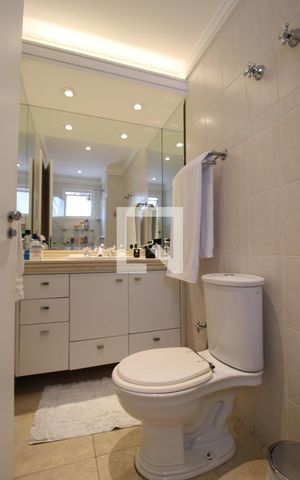 Apartamento à venda com 135m², 3 quartos e 2 vagasBanheiro da suíte 1