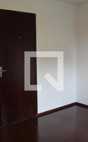 Casa à venda com 115m², 2 quartos e 2 vagasSala