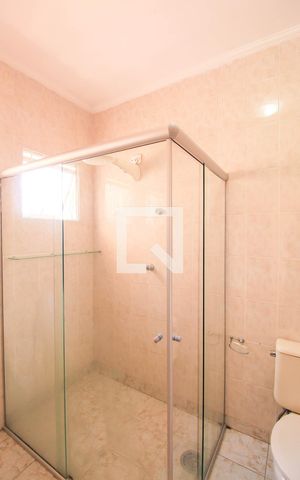 Casa para alugar com 200m², 3 quartos e 2 vagas Casa para alugar com 200m², 3 quartos e 2 vagasBanheiro do Quarto 3