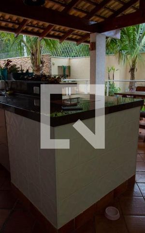 Casa de condomínio à venda com 199m², 4 quartos e 4 vagas Casa de condomínio à venda com 199m², 4 quartos e 4 vagasÁrea - Churrasqueira