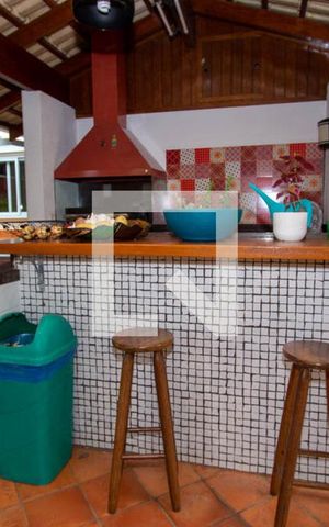 Casa de condomínio à venda com 199m², 4 quartos e 4 vagas Casa de condomínio à venda com 199m², 4 quartos e 4 vagasÁrea - Churrasqueira