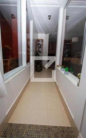 Casa de condomínio à venda com 199m², 4 quartos e 4 vagas Casa de condomínio à venda com 199m², 4 quartos e 4 vagasCorredor