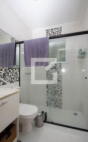 Casa de condomínio à venda com 199m², 4 quartos e 4 vagas Casa de condomínio à venda com 199m², 4 quartos e 4 vagasBanheiro da Suíte