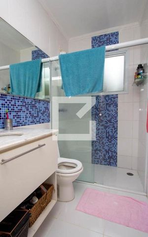 Casa de condomínio à venda com 199m², 4 quartos e 4 vagas Casa de condomínio à venda com 199m², 4 quartos e 4 vagasBanheiro Corredor