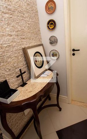 Casa de condomínio à venda com 199m², 4 quartos e 4 vagas Casa de condomínio à venda com 199m², 4 quartos e 4 vagasHall de entrada
